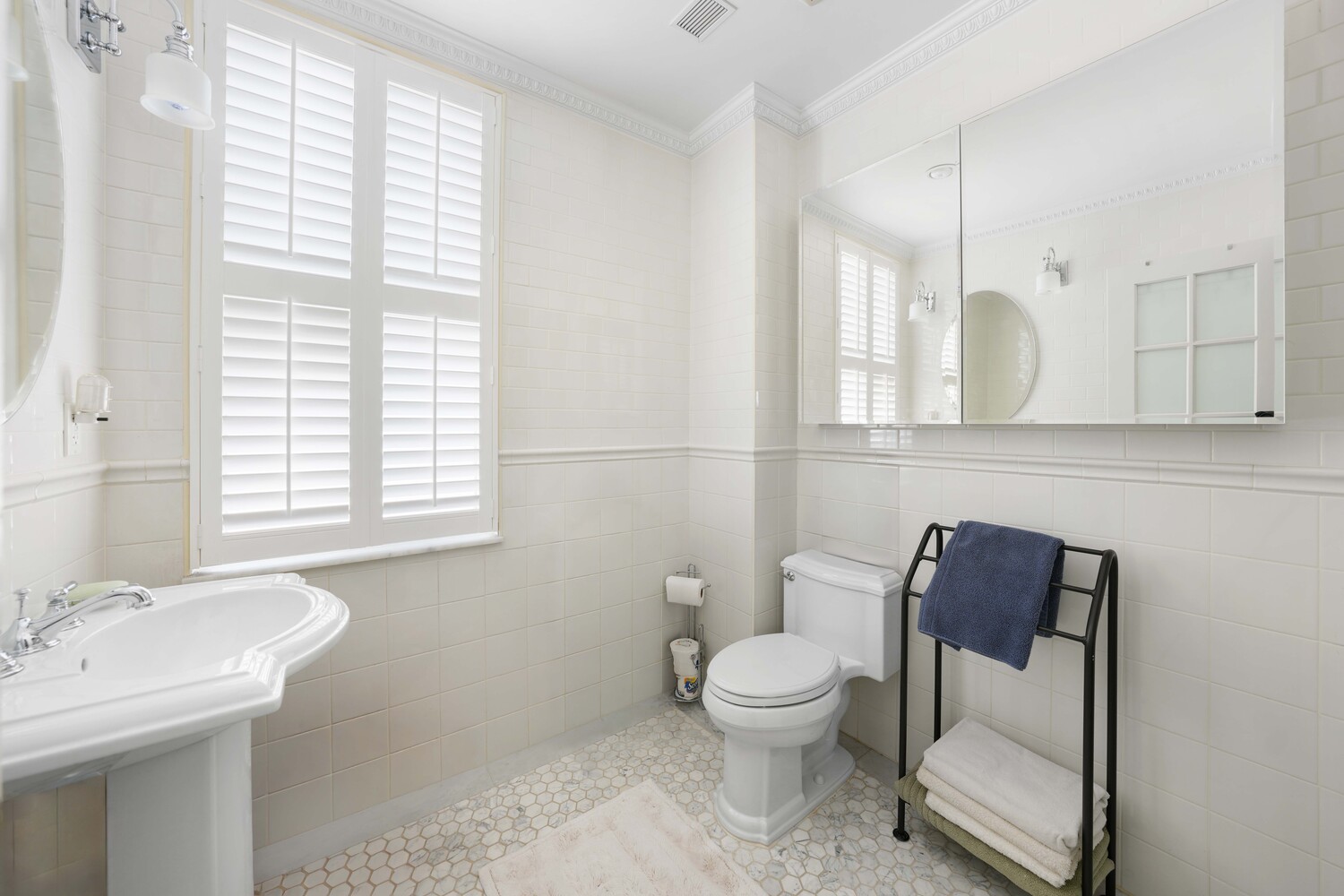 #18 photo, 336 W 23RD Street, Chelsea , NY 10011