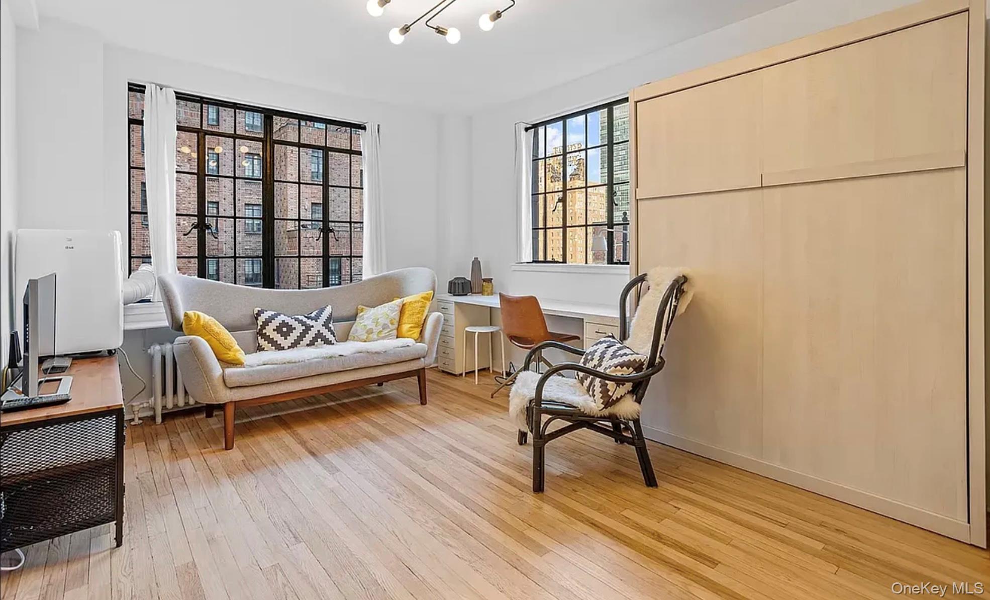 #10 photo, 304 E 41st Street, New York (Manhattan) , NY 10017