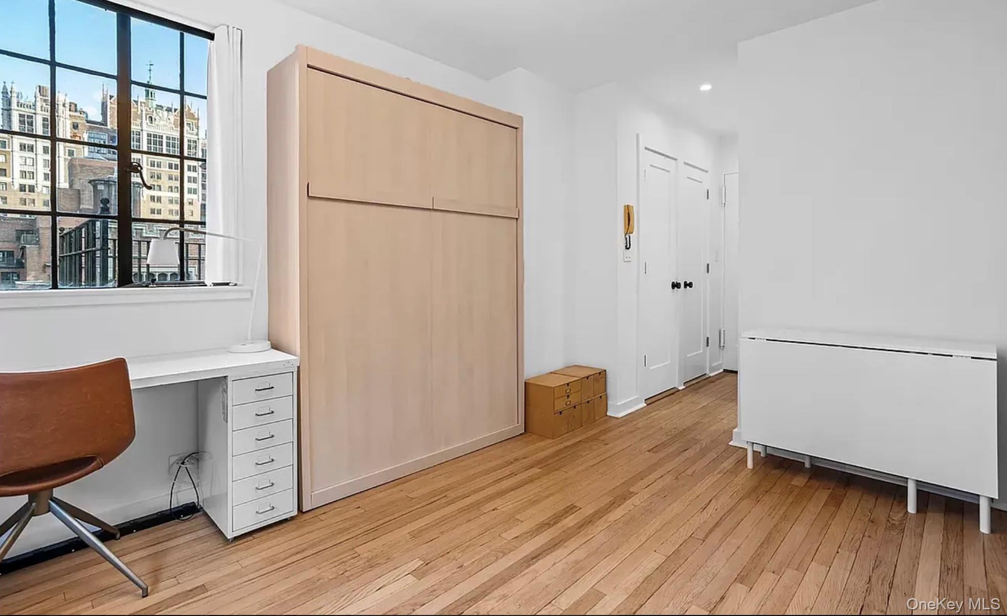 #15 photo, 304 E 41st Street, New York (Manhattan) , NY 10017