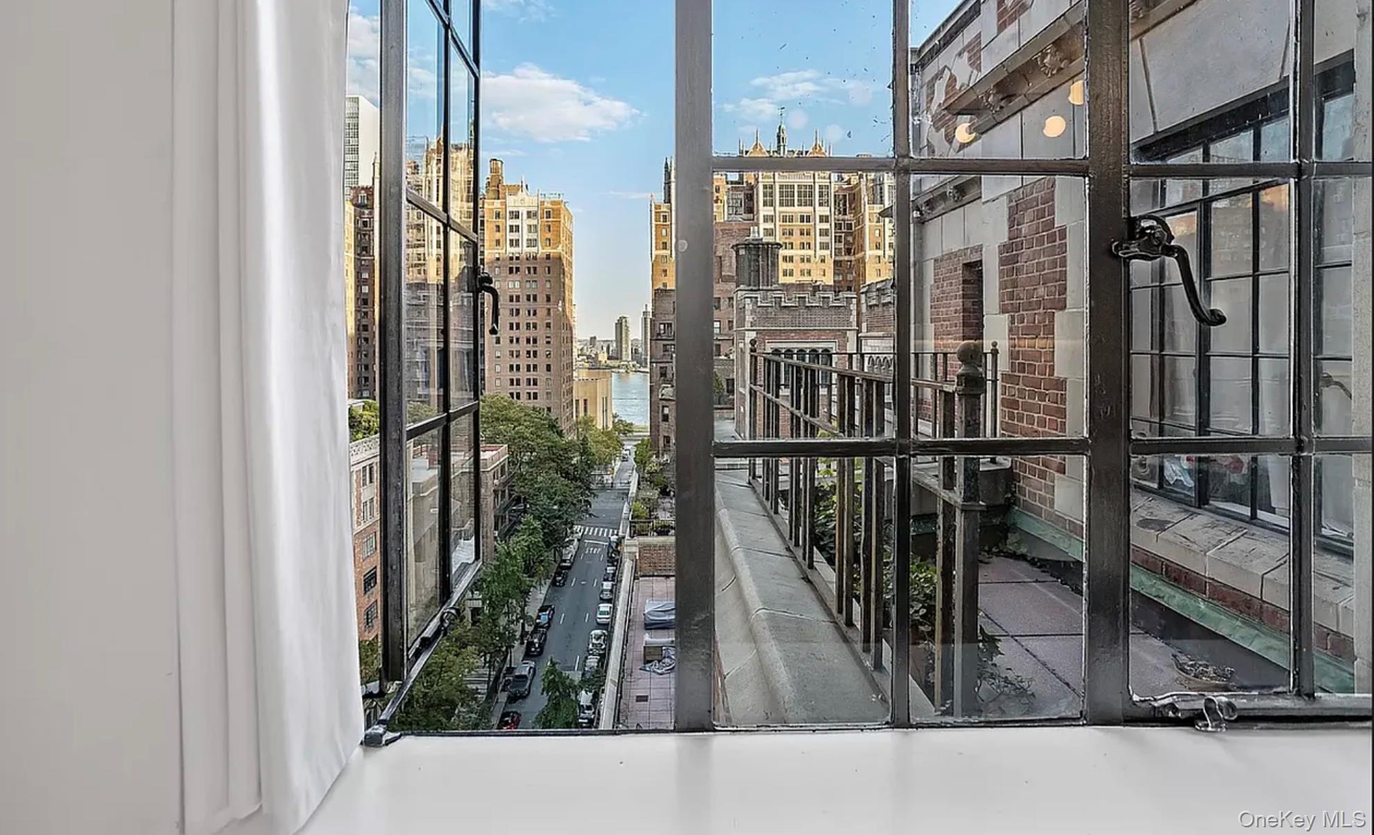 #5 photo, 304 E 41st Street, New York (Manhattan) , NY 10017