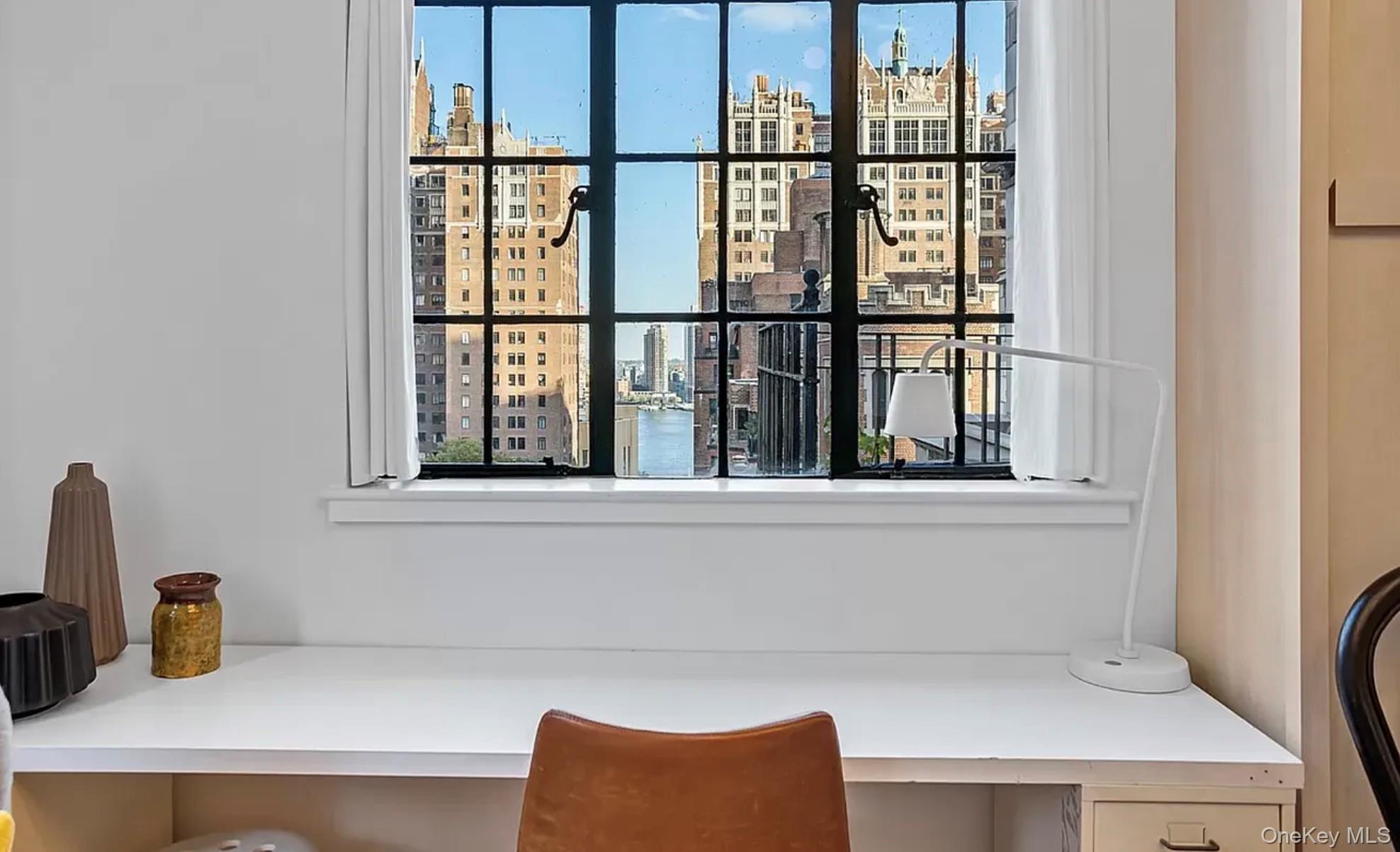 #7 photo, 304 E 41st Street, New York (Manhattan) , NY 10017