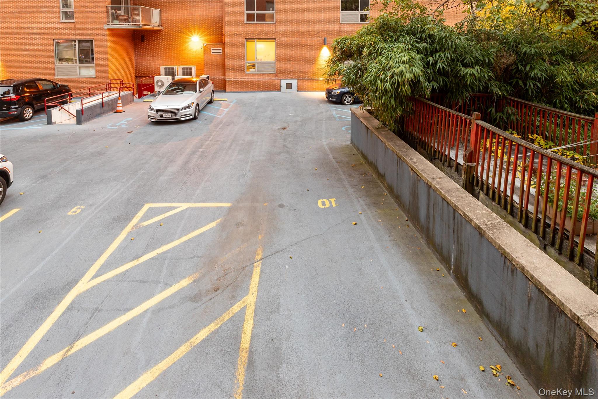 #13 photo, 3534 Riverdale, Bronx , NY 10463