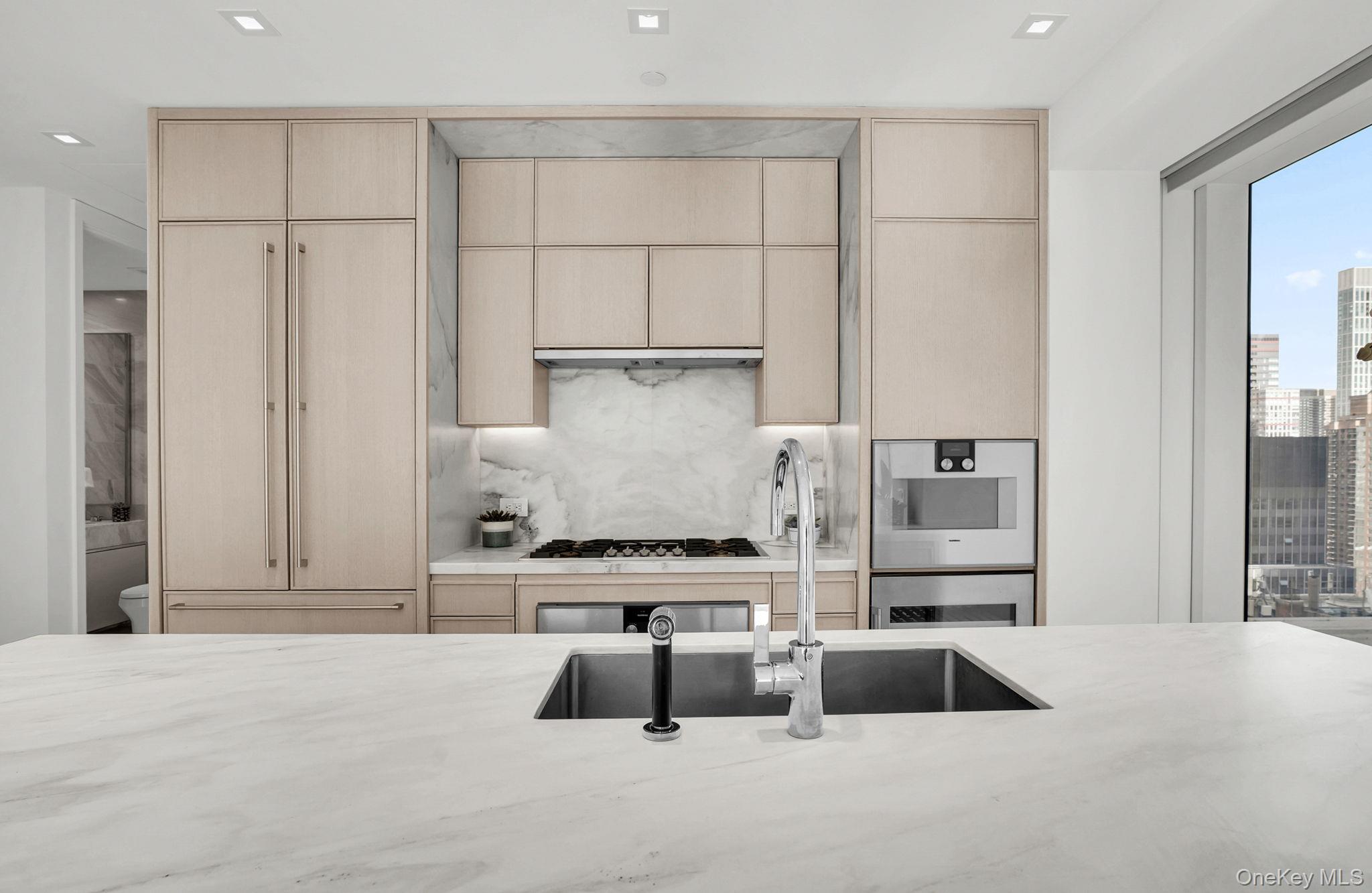 #12 photo, 138 E 50th Street, New York (Manhattan) , NY 10022