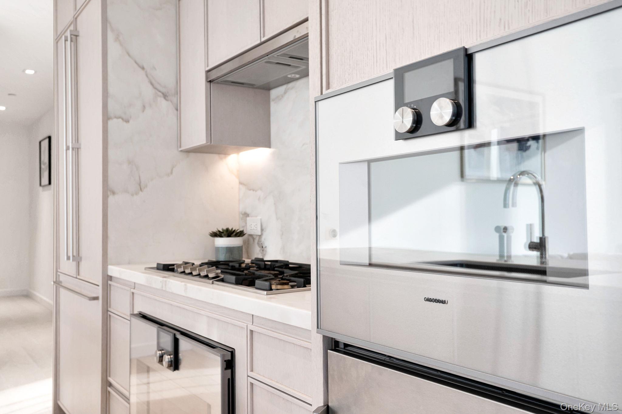 #14 photo, 138 E 50th Street, New York (Manhattan) , NY 10022