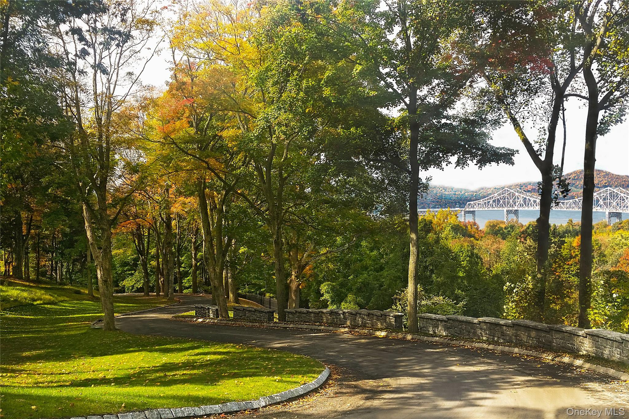 #4 photo, 25 Carriage Trail, Tarrytown , NY 10591