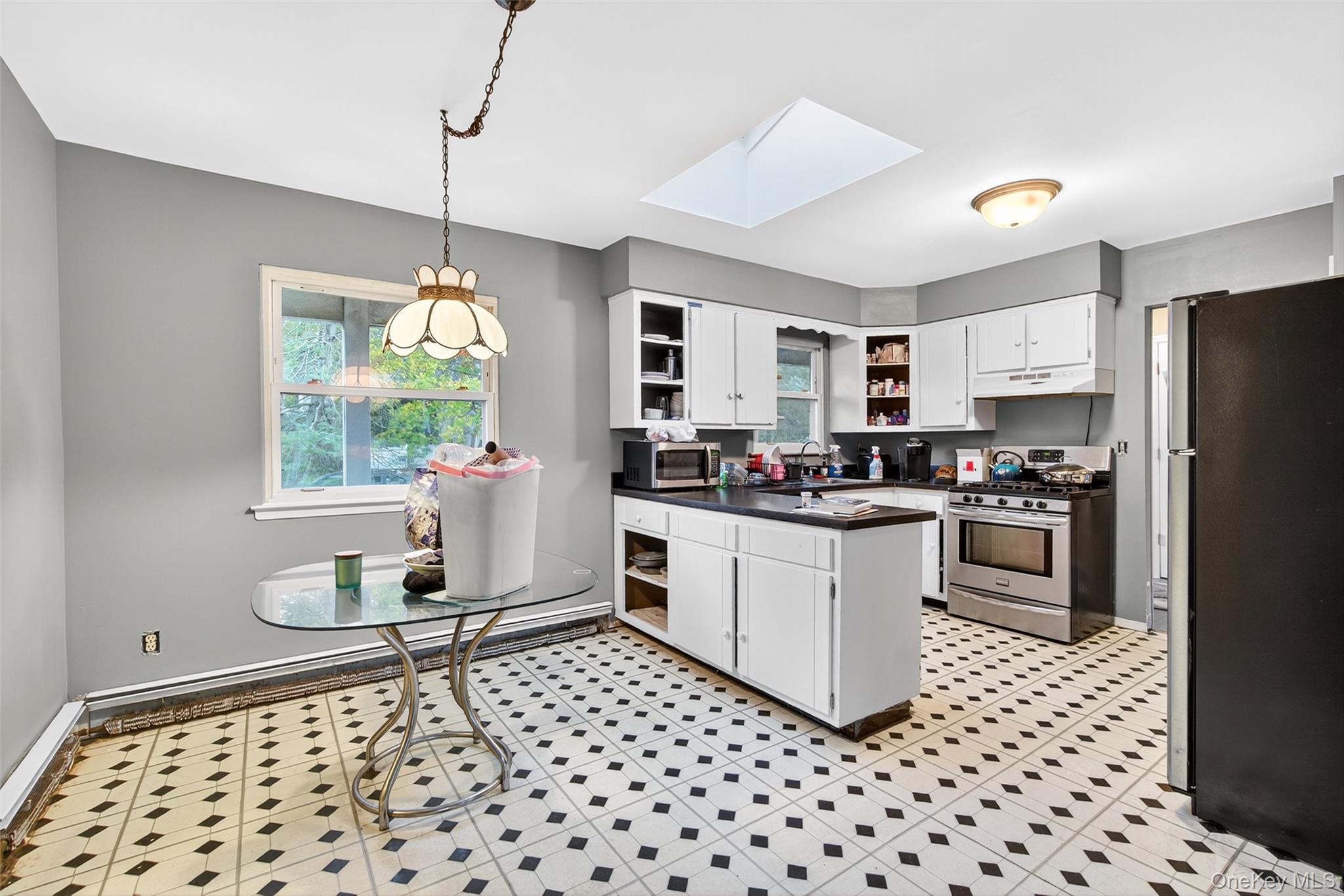 #19 photo, 5 Julia Circle, East Setauket , NY 11733