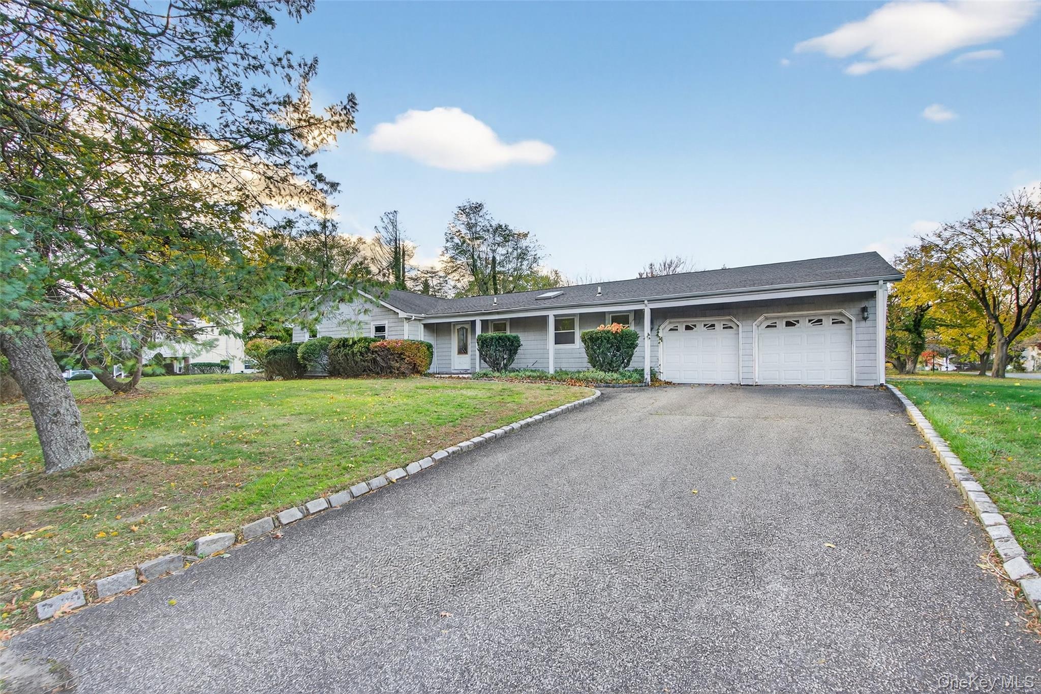 #4 photo, 5 Julia Circle, East Setauket , NY 11733