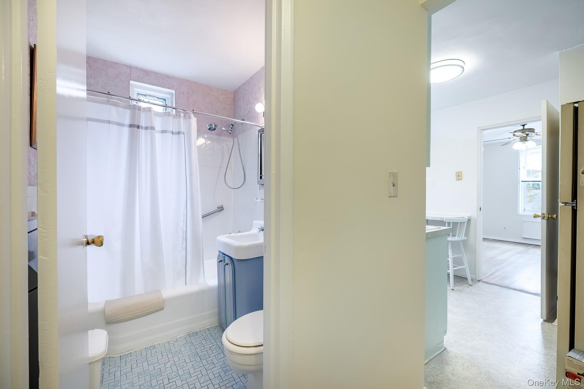 #18 photo, 2390 Palisade Avenue, Bronx , NY 10463