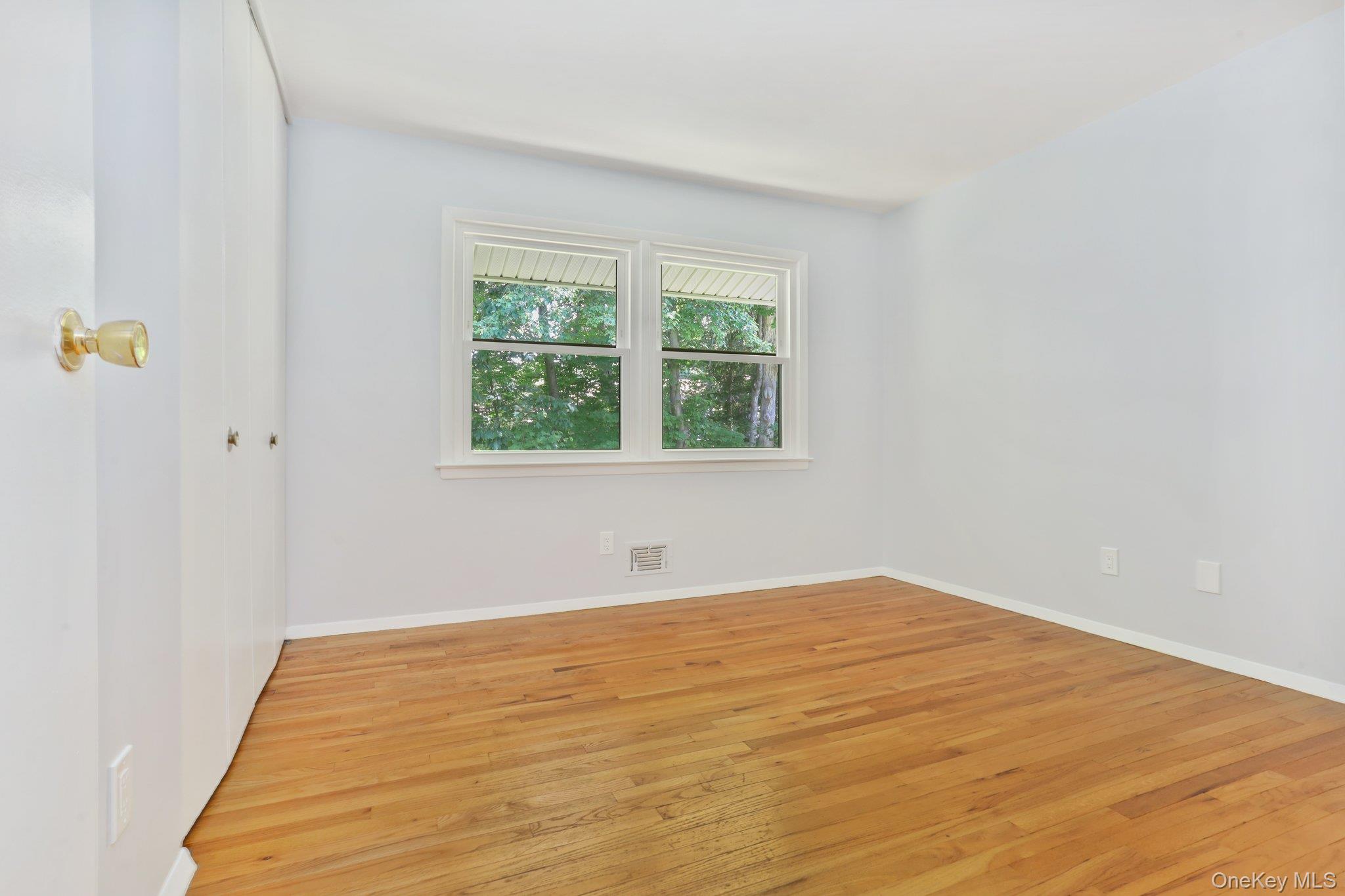 #6 photo, 34 Warwick Place, Yorktown Heights , NY 10598