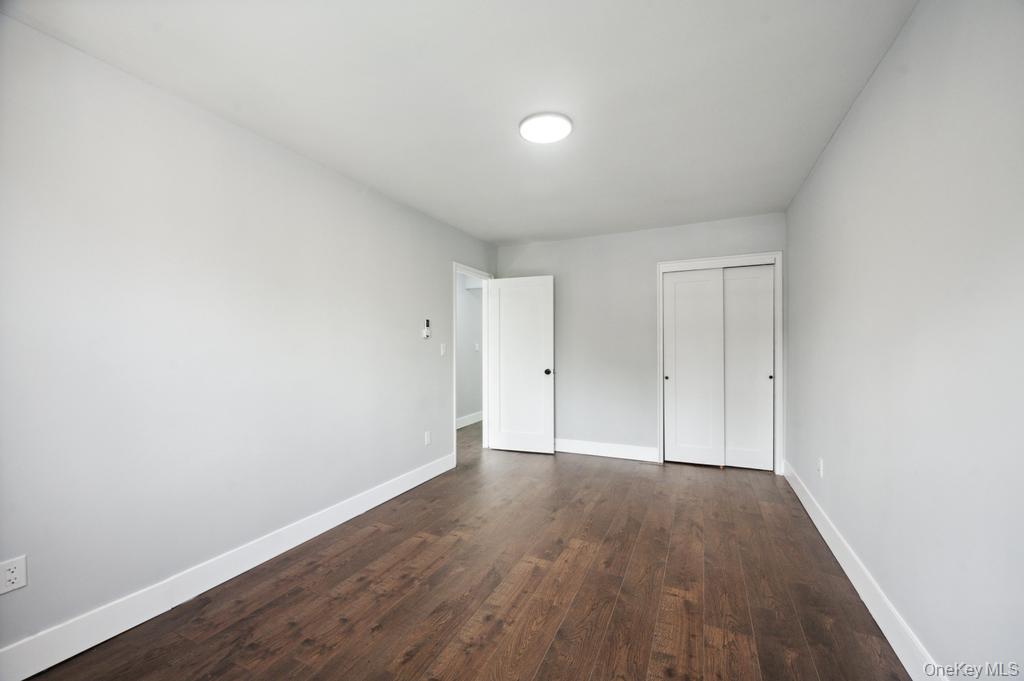 #12 photo, 224 W 252nd Street, Bronx , NY 10471