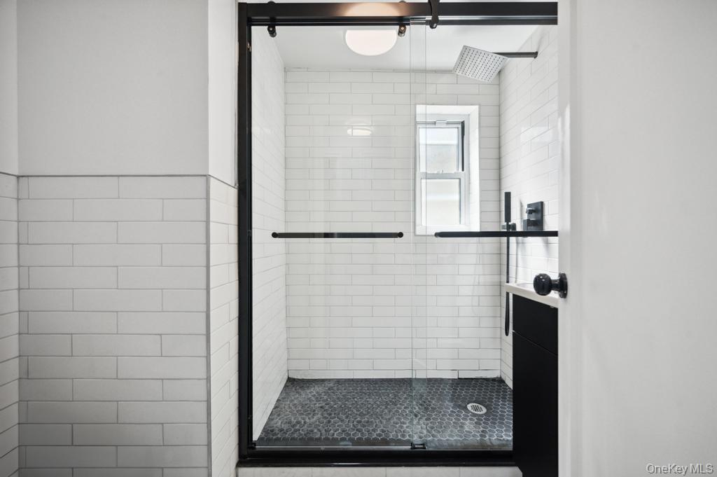 #15 photo, 224 W 252nd Street, Bronx , NY 10471