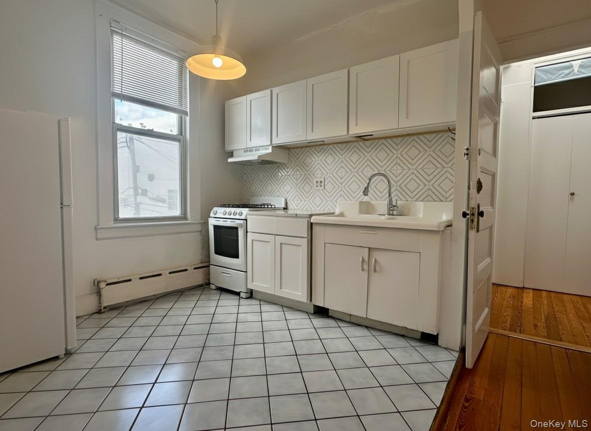 #17 photo, 14-28 Astoria Park, Astoria , NY 11102