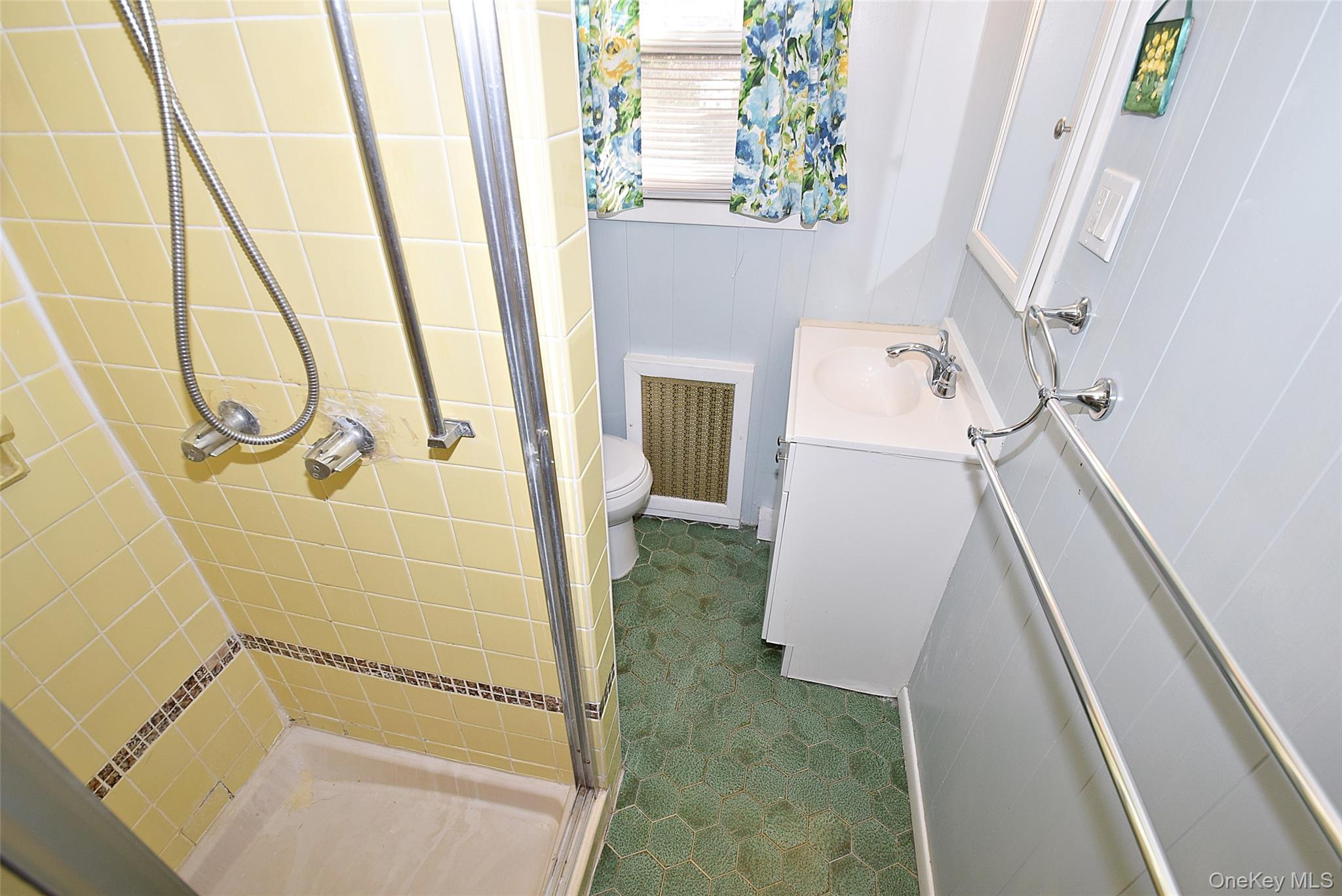 #18 photo, 3041 Eastern Parkway, Baldwin , NY 11510