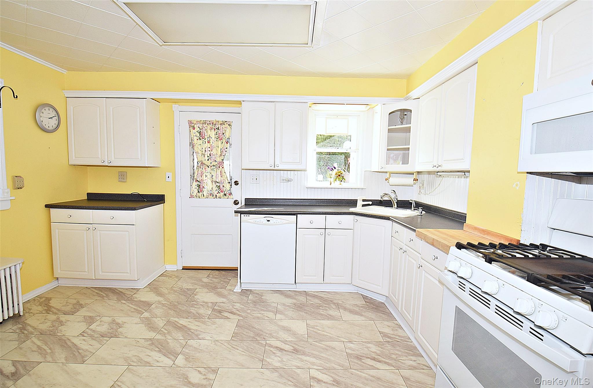 #8 photo, 3041 Eastern Parkway, Baldwin , NY 11510