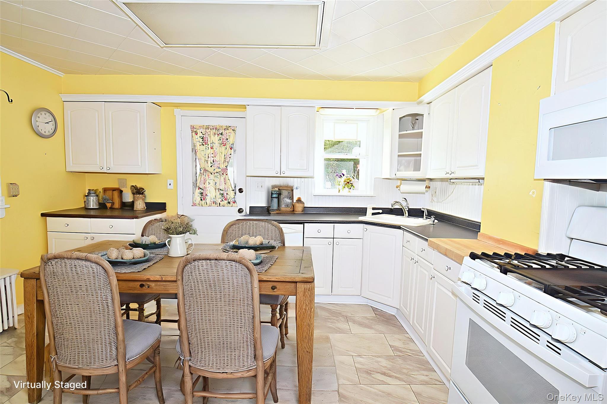 #9 photo, 3041 Eastern Parkway, Baldwin , NY 11510