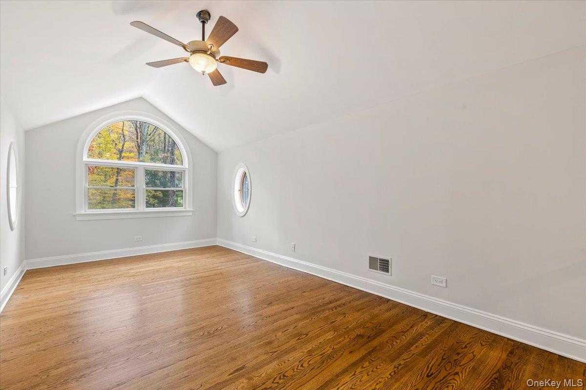 #19 photo, 110 Oliver Road, Bedford , NY 10506