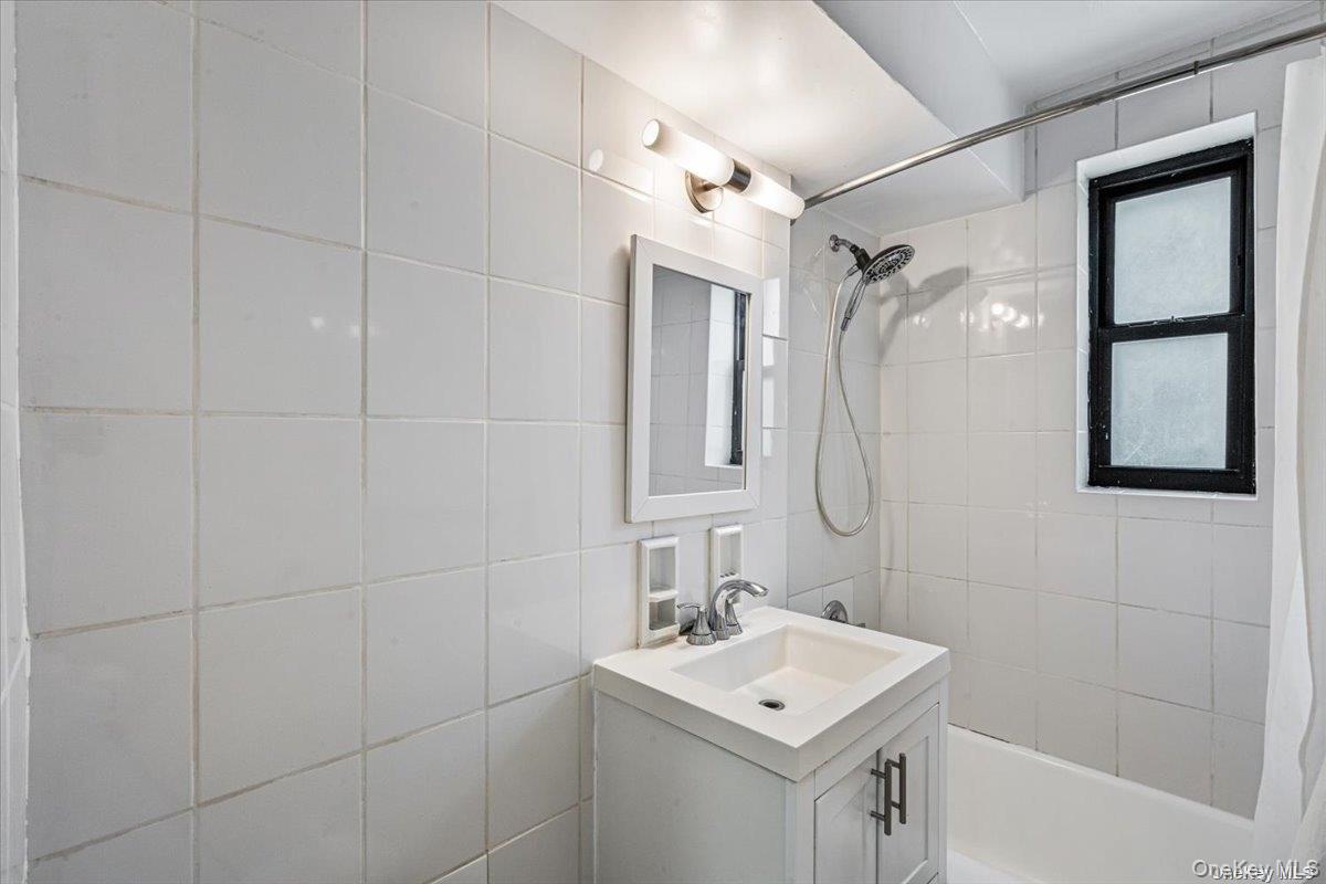 #9 photo, 90-11 35 Avenue, Jackson Heights , NY 11372