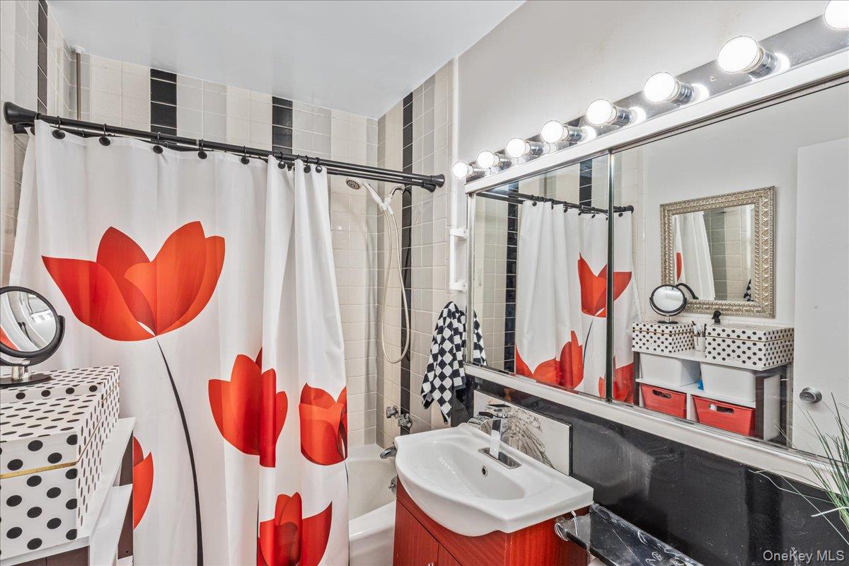 #11 photo, 17-85 215th Street, Bayside , NY 11360