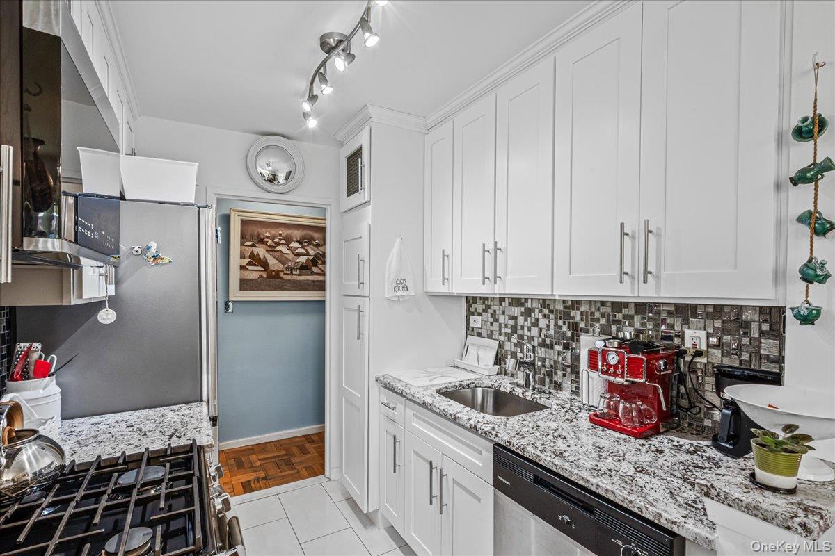 #5 photo, 17-85 215th Street, Bayside , NY 11360