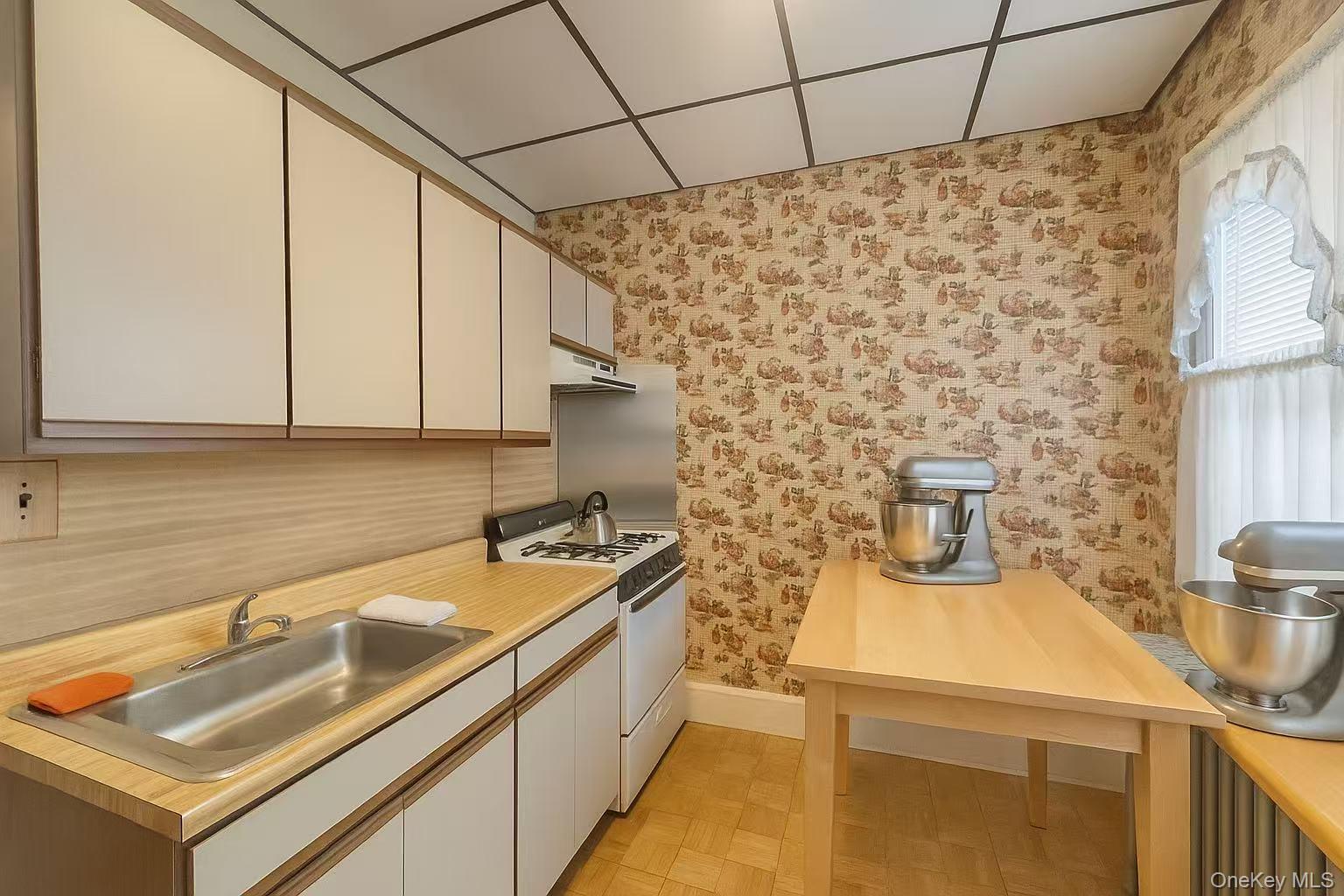 #6 photo, 68-42 78th Street, Middle Village , NY 11379