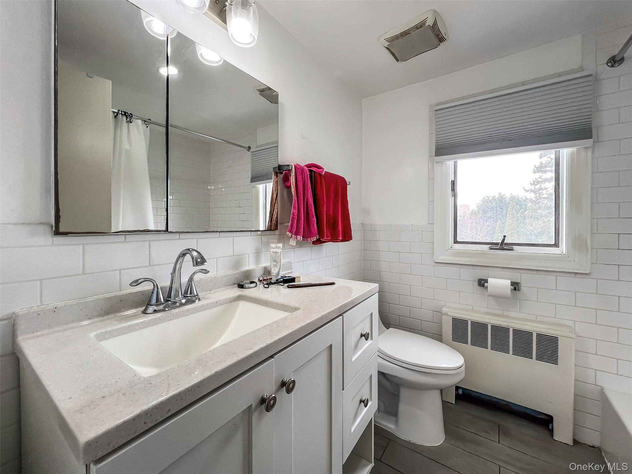 #17 photo, 70 Bruce Avenue, Hicksville , NY 11801