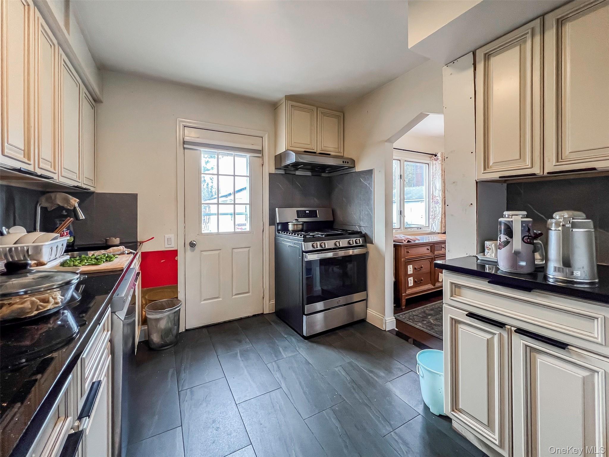 #8 photo, 70 Bruce Avenue, Hicksville , NY 11801