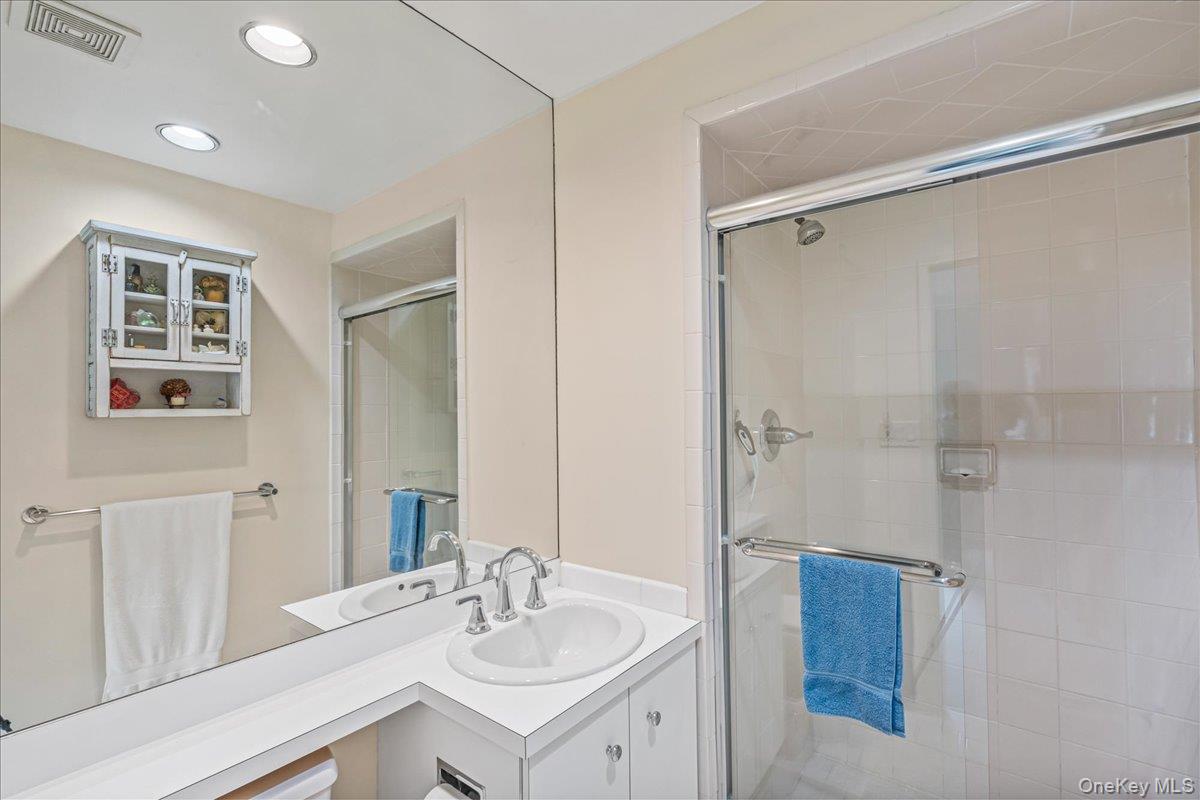 #17 photo, 17-09 215, Bayside , NY 11360