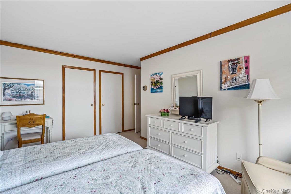 #20 photo, 17-09 215, Bayside , NY 11360