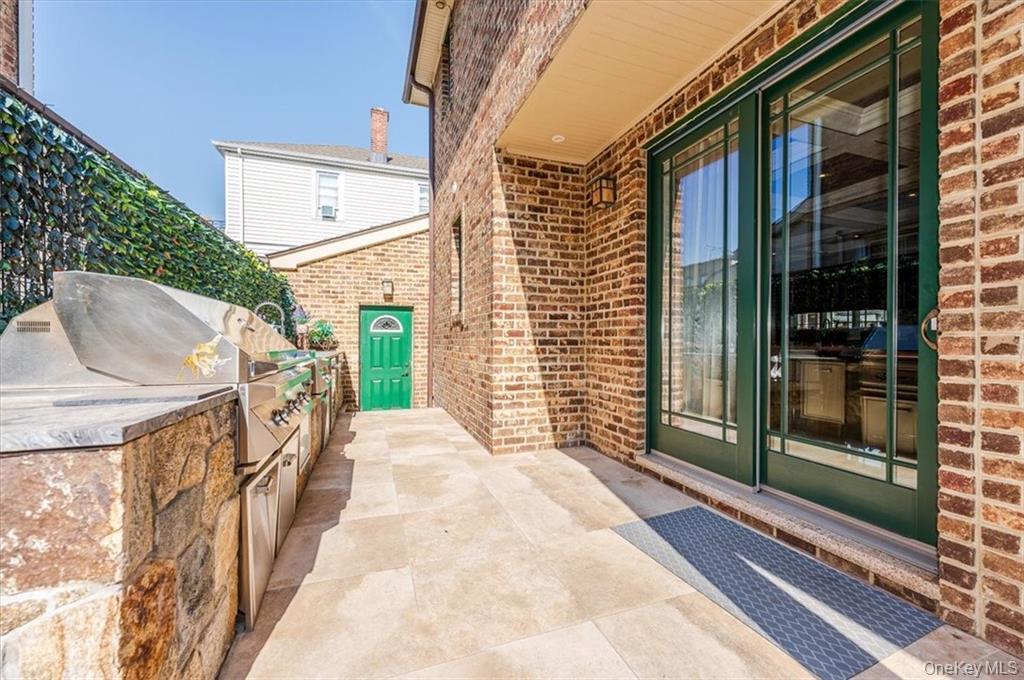 #4 photo, 1903 Tomlinson Avenue, Bronx , NY 10461