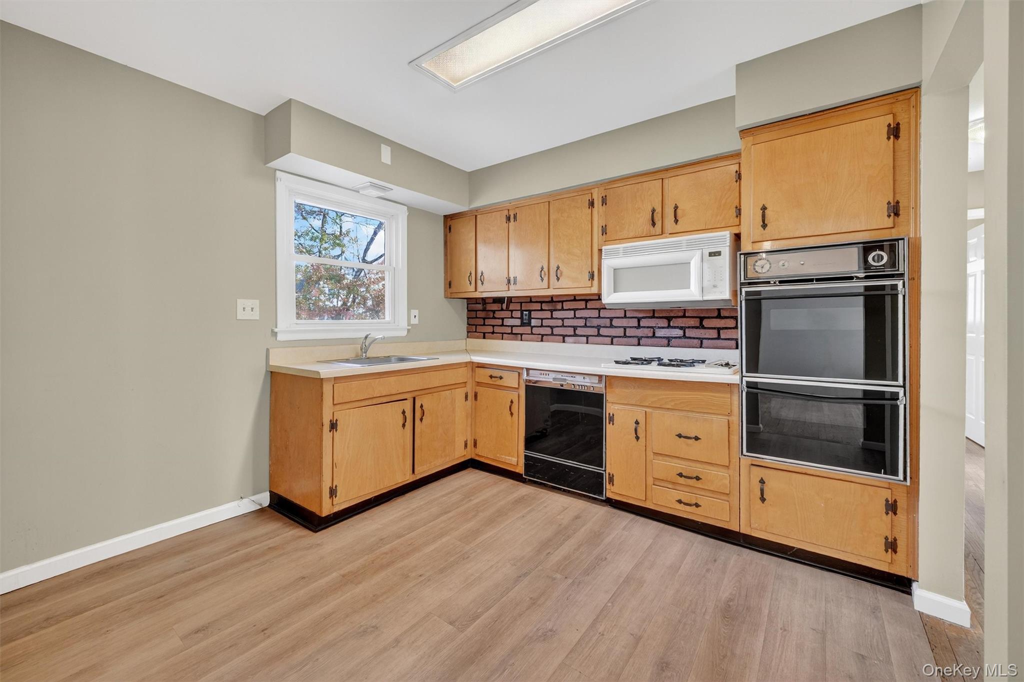 #8 photo, 34 Poplar Street, Nanuet , NY 10954