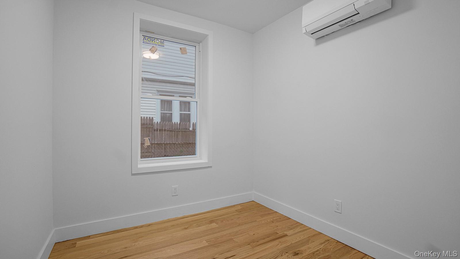 #14 photo, 679 E 221st Street, Bronx , NY 10467