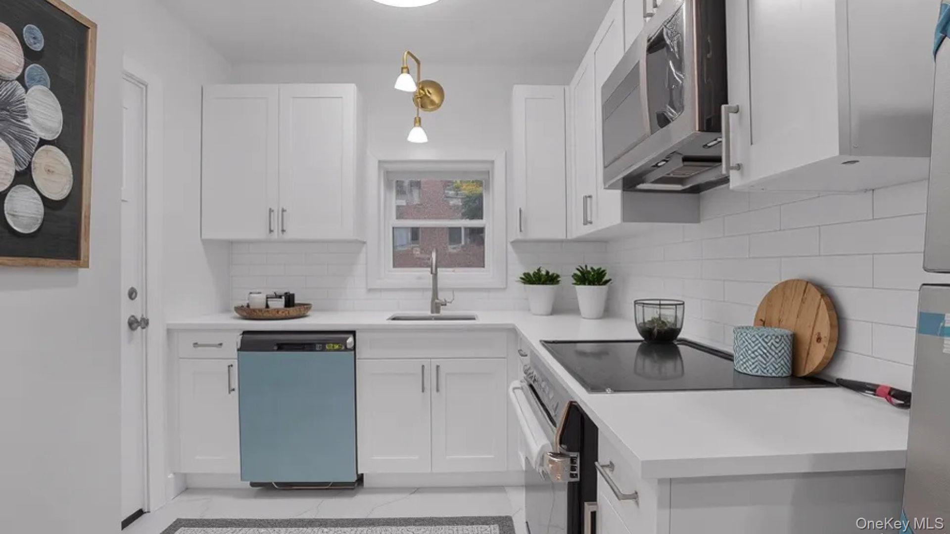 #4 photo, 679 E 221st Street, Bronx , NY 10467