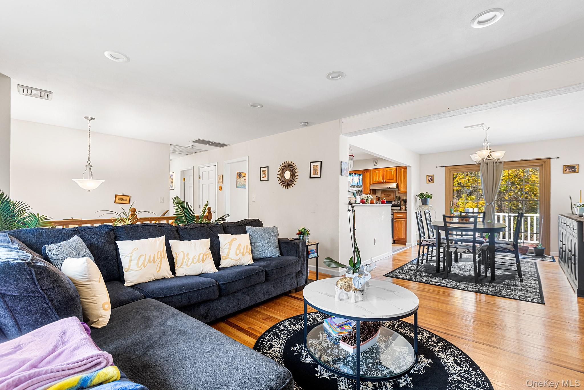 #4 photo, 17 Tamarack Hill Drive, Poughkeepsie , NY 12603