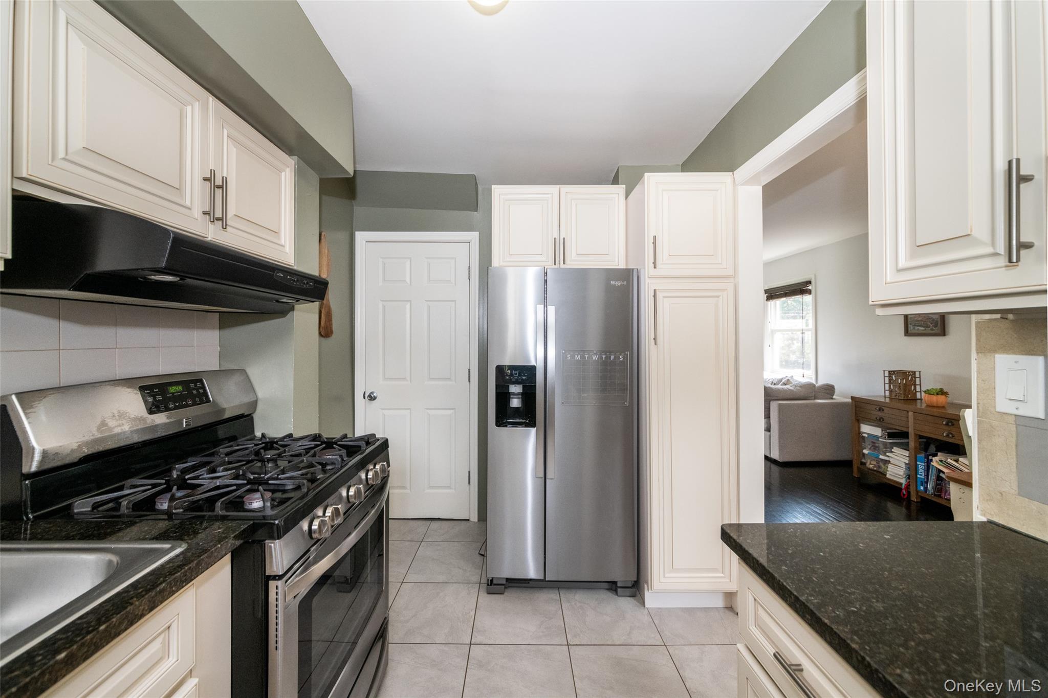 #9 photo, 90 Clinton Avenue, New Rochelle , NY 10801