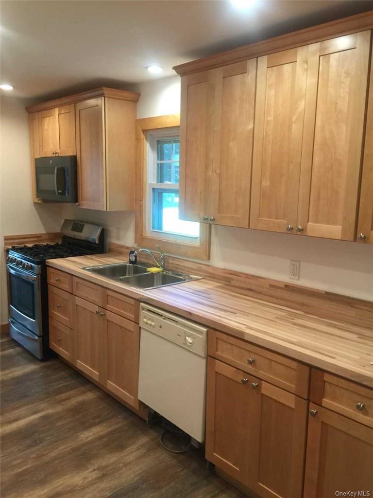 #17 photo, 8 Maryland Avenue, Armonk , NY 10504