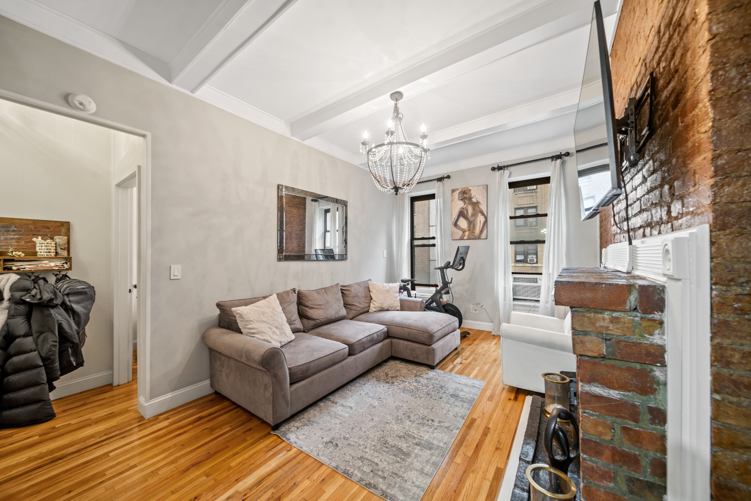 #3 photo, 132 W 71ST Street, Lincoln Square , NY 10023