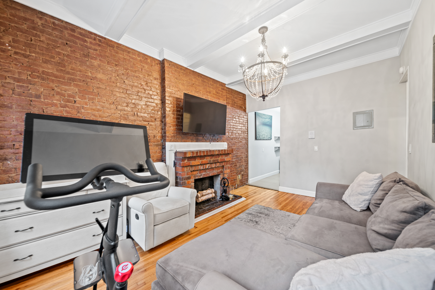 #4 photo, 132 W 71ST Street, Lincoln Square , NY 10023