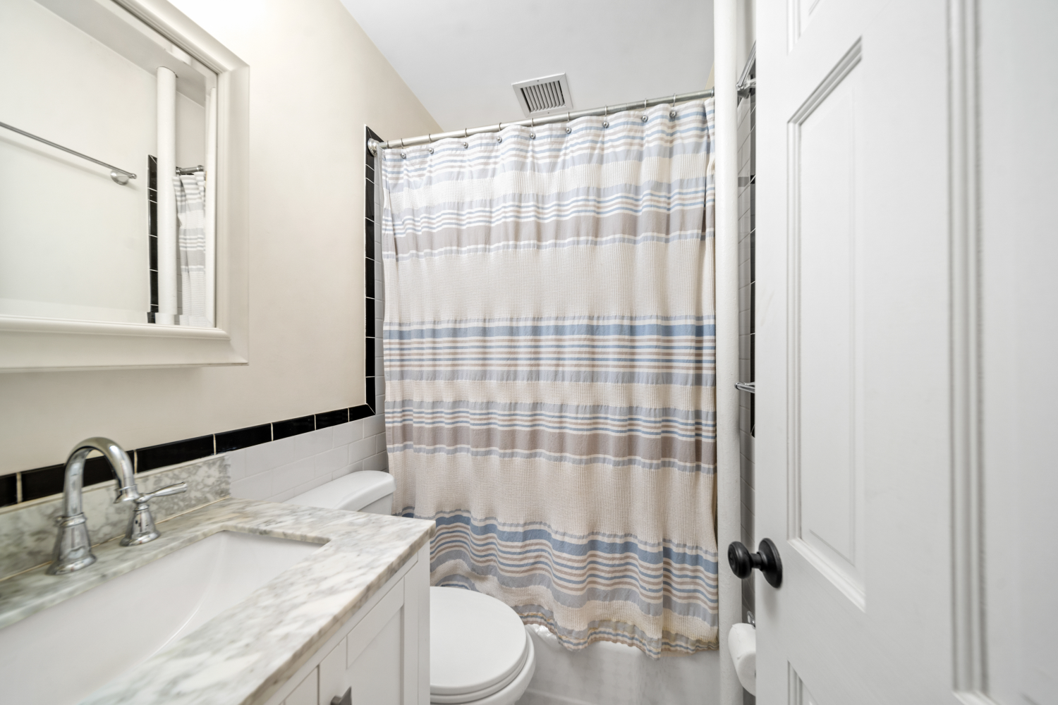 #8 photo, 132 W 71ST Street, Lincoln Square , NY 10023