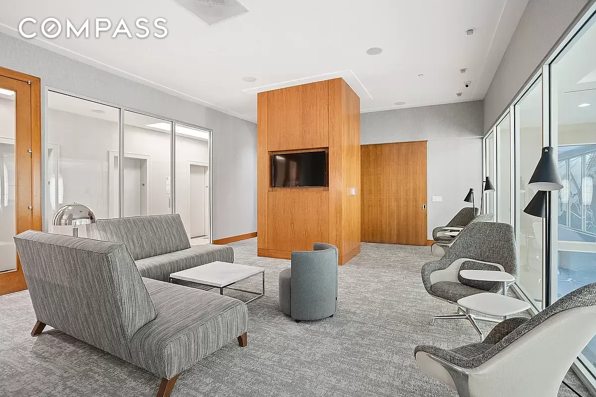 #9 photo, 20 West Street, Financial District , NY 10004