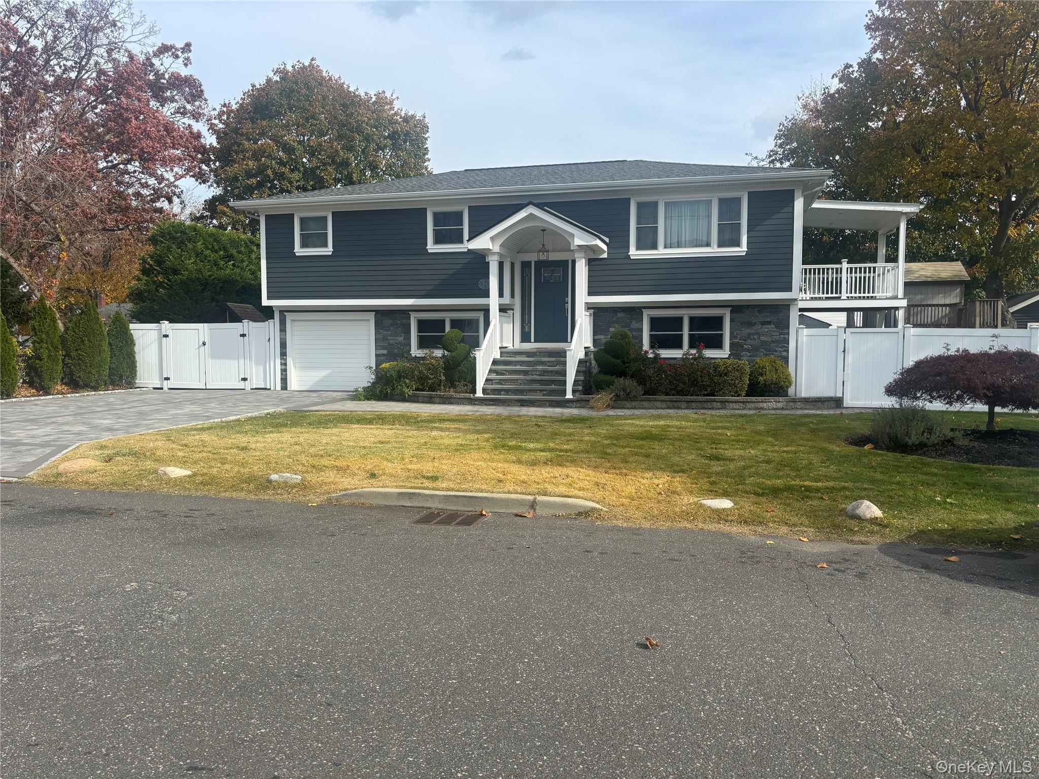 #1 photo, 135 N 27th Street, Wheatley Heights , NY 11798