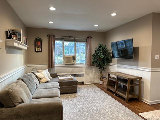 #6 photo, 415 W Main Street, Huntington , NY 11743