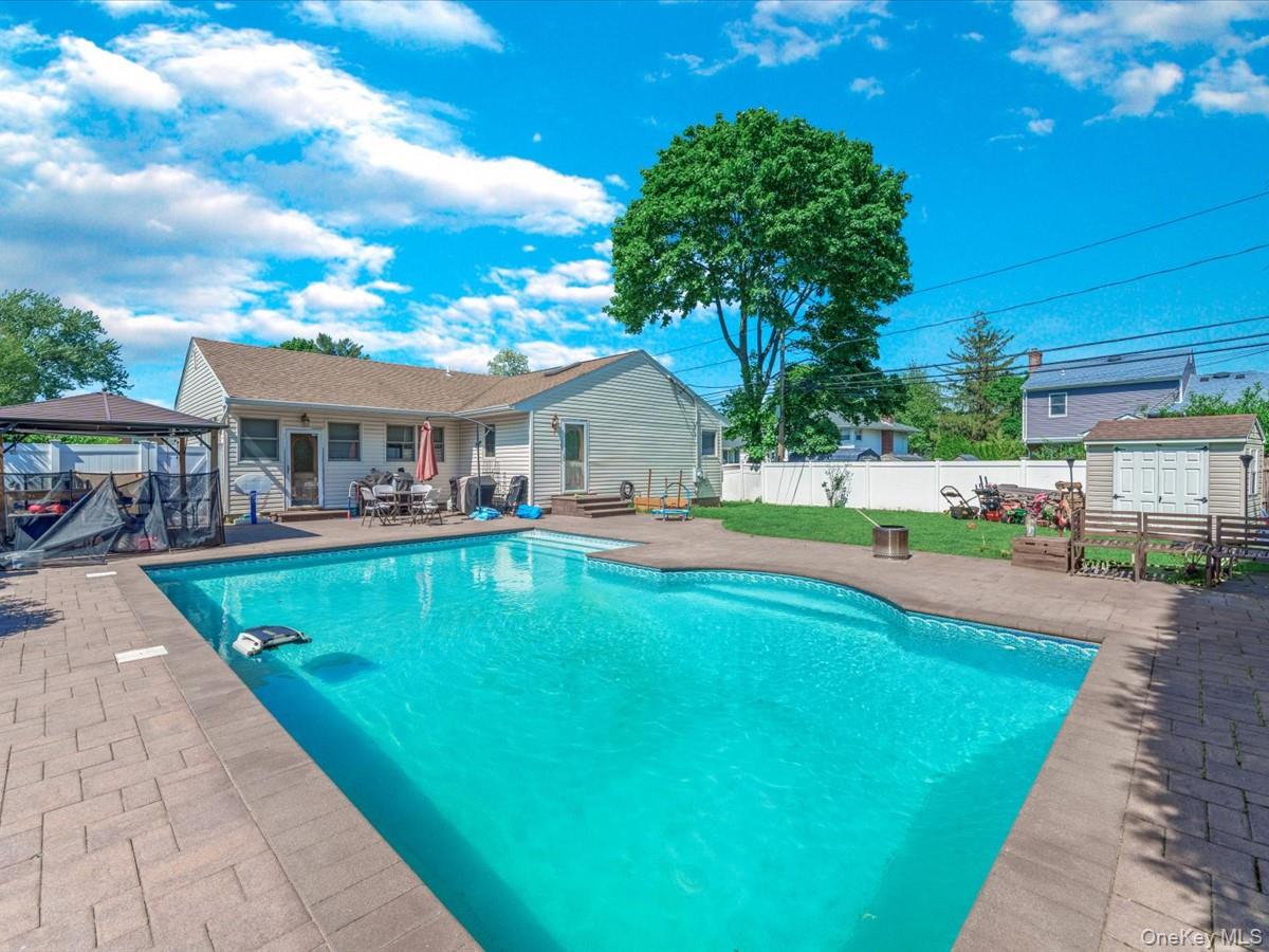 #5 photo, 4 Whitebirch Lane, Commack , NY 11725