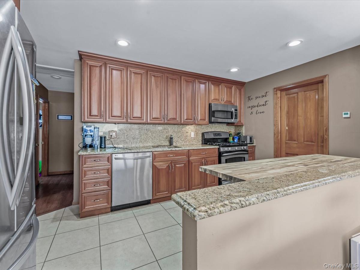 #6 photo, 4 Whitebirch Lane, Commack , NY 11725