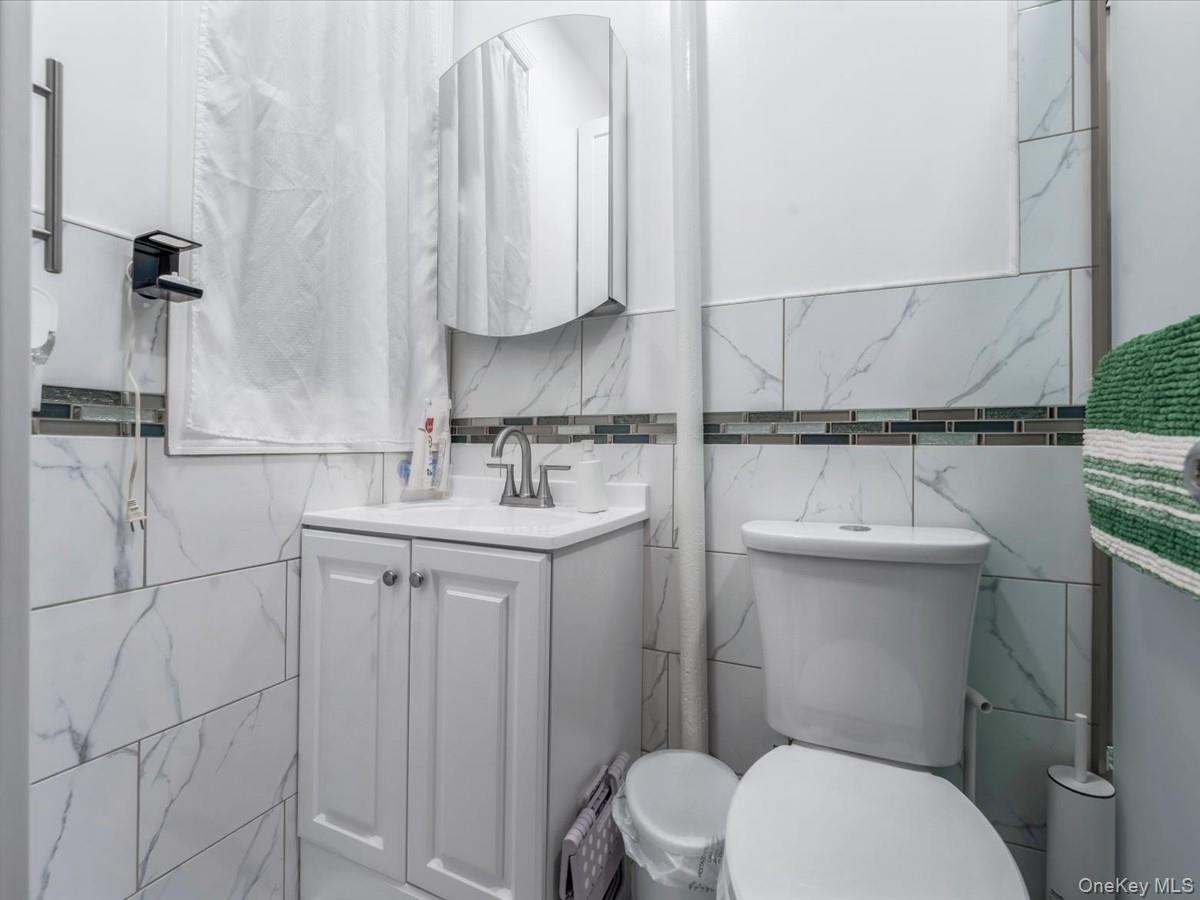 #19 photo, 225 Hale Avenue, Brooklyn , NY 11208