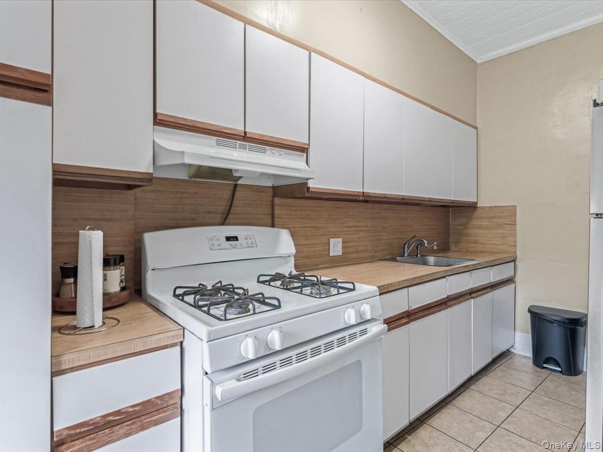 #6 photo, 225 Hale Avenue, Brooklyn , NY 11208