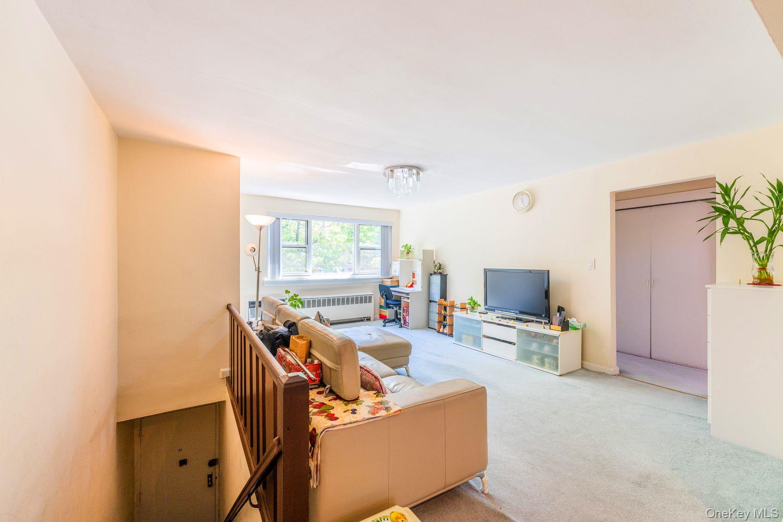 #17 photo, 69-28 kissena Boulevard, Kew Garden Hills , NY 11367