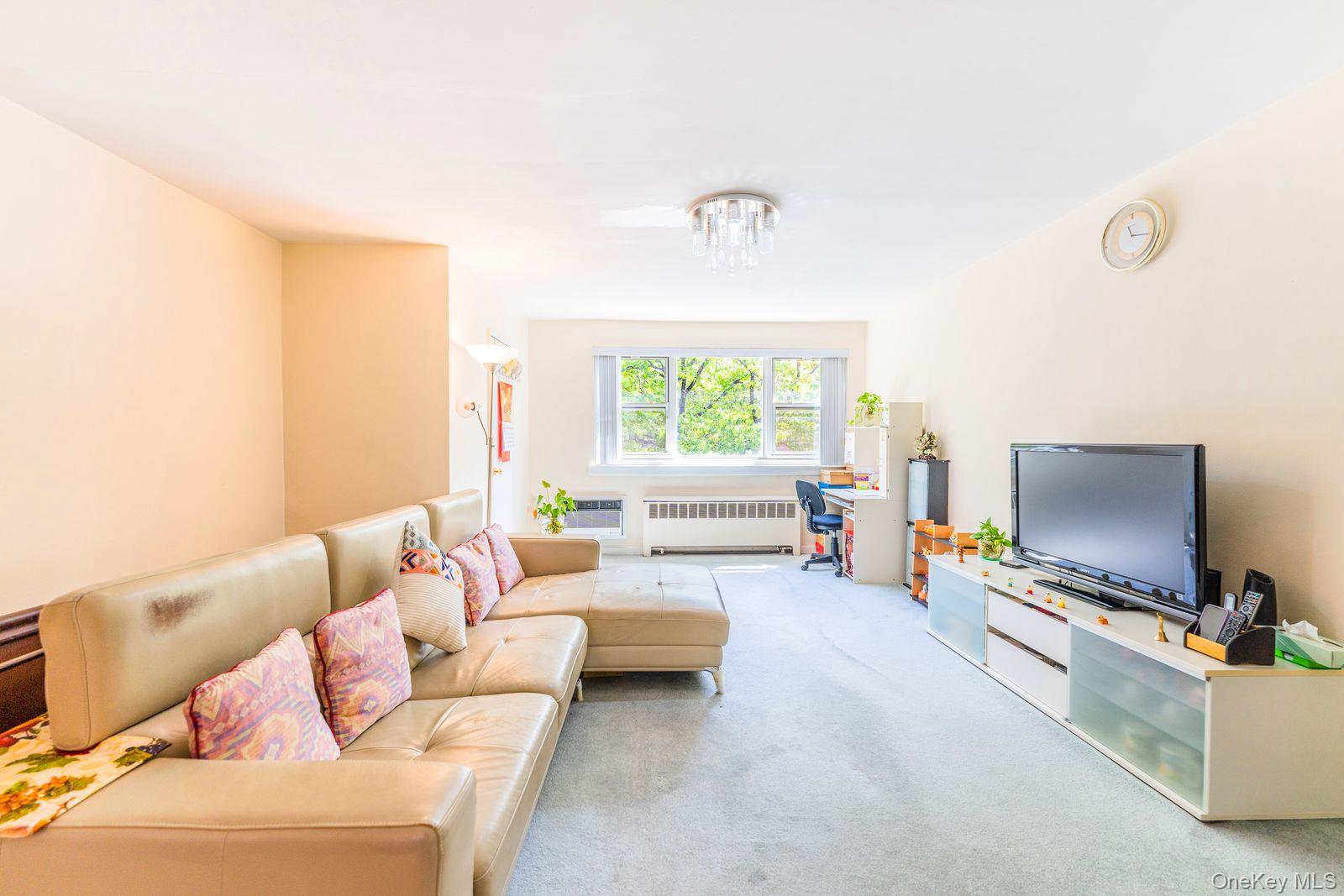 #3 photo, 69-28 kissena Boulevard, Kew Garden Hills , NY 11367