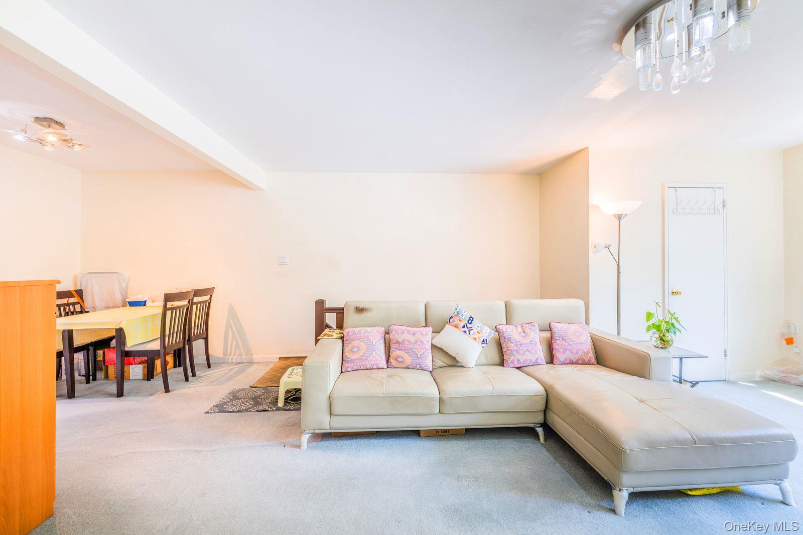 #4 photo, 69-28 kissena Boulevard, Kew Garden Hills , NY 11367