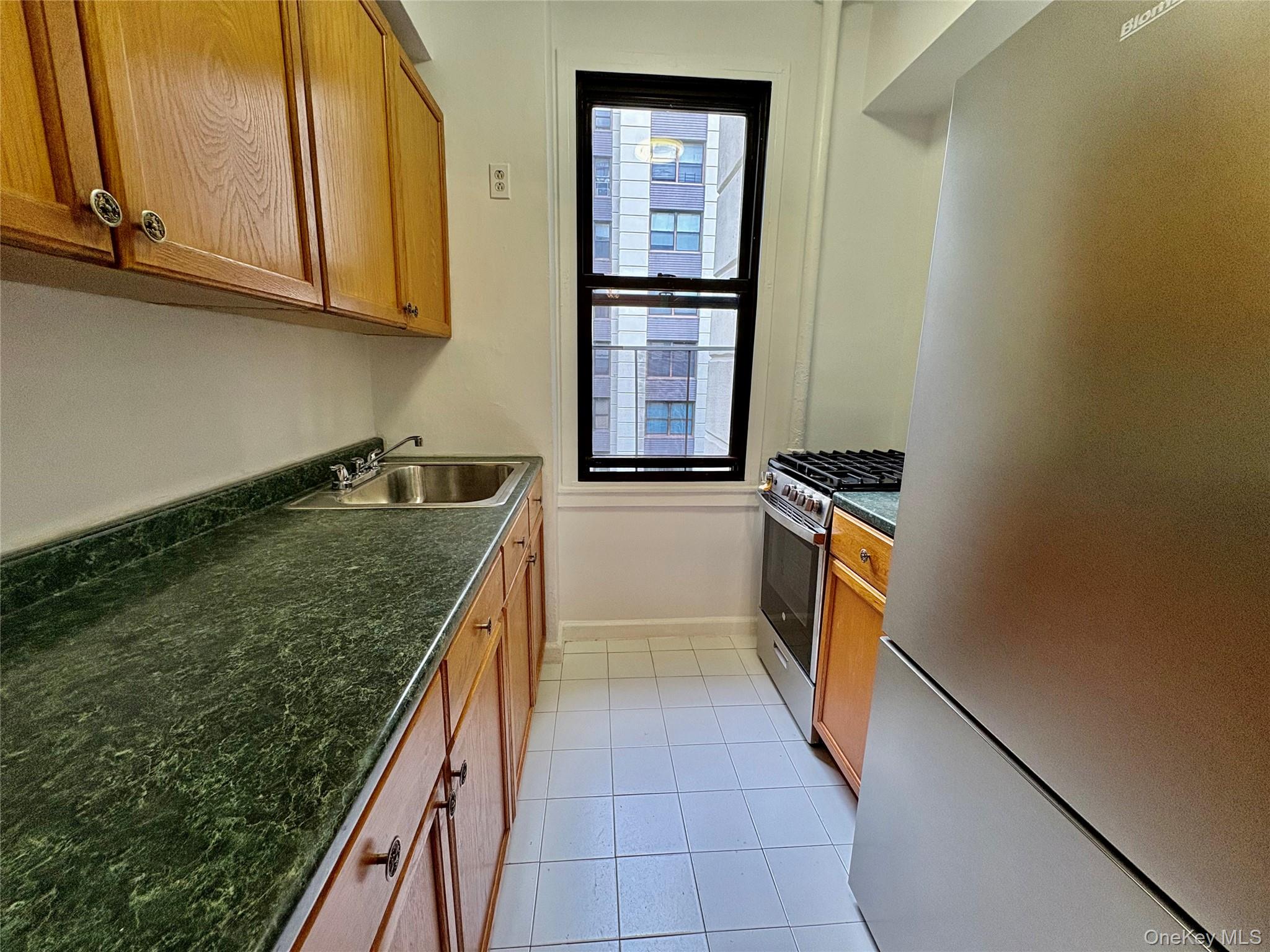 #5 photo, 98-41 64th Road, Rego Park , NY 11374