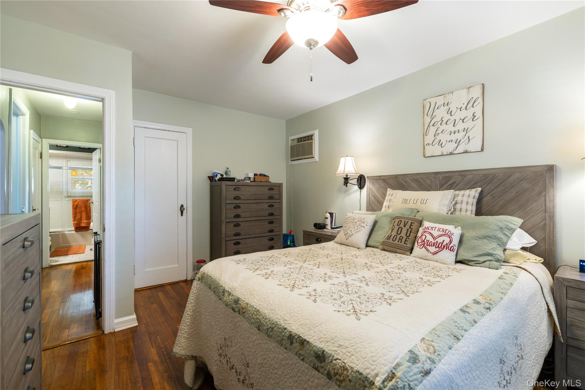 #11 photo, 959 N 5th Street, New Hyde Park , NY 11040